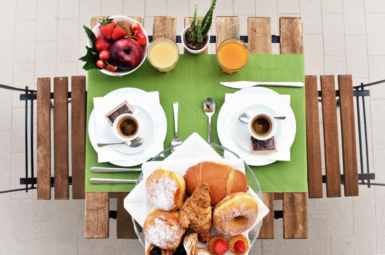 Hotel Aria Di Mare - Bed & Brunch In Centro A Riccione Zewnętrze zdjęcie