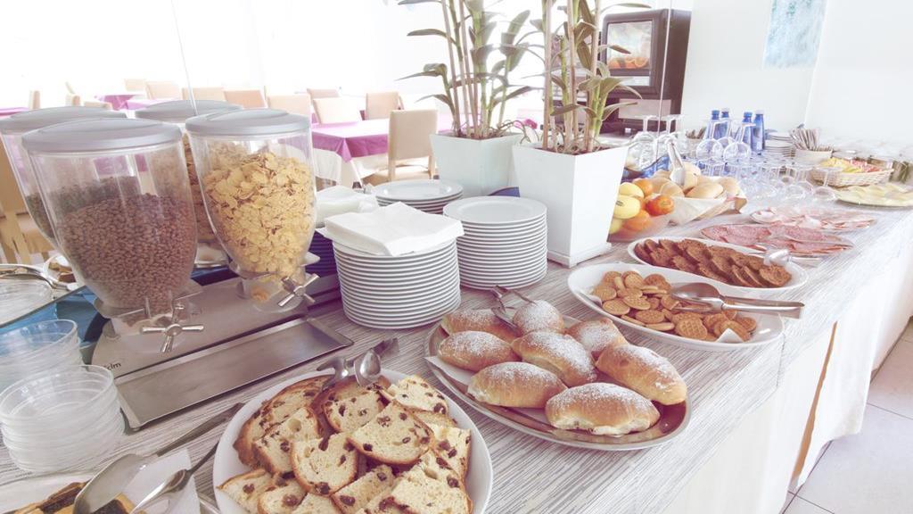 Hotel Aria Di Mare - Bed & Brunch In Centro A Riccione Zewnętrze zdjęcie