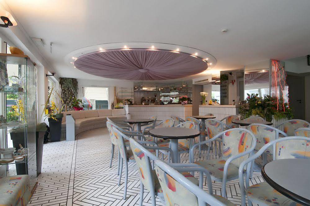Hotel Aria Di Mare - Bed & Brunch In Centro A Riccione Zewnętrze zdjęcie