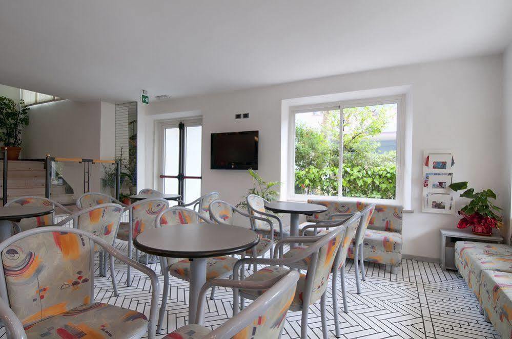Hotel Aria Di Mare - Bed & Brunch In Centro A Riccione Zewnętrze zdjęcie