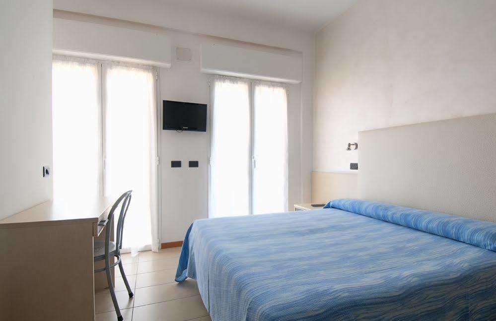 Hotel Aria Di Mare - Bed & Brunch In Centro A Riccione Zewnętrze zdjęcie