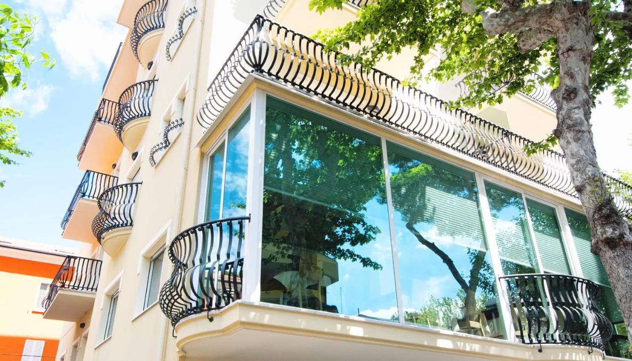 Hotel Aria Di Mare - Bed & Brunch In Centro A Riccione Zewnętrze zdjęcie