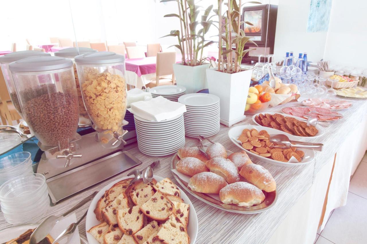 Hotel Aria Di Mare - Bed & Brunch In Centro A Riccione Zewnętrze zdjęcie